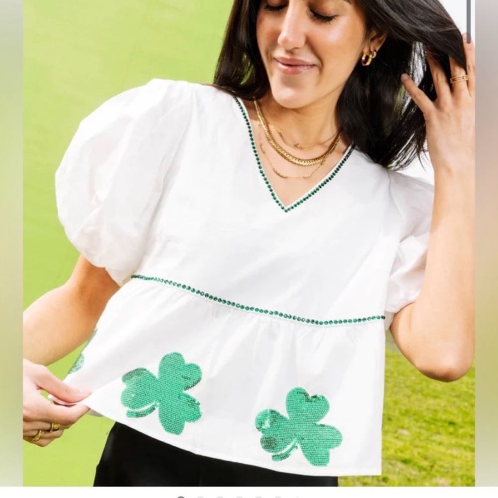 Queen of sparkles White and Green Shamrock Women's Top NWT xs new! Peplum top - Picture 7 of 12